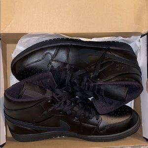 Air Jordon Retro 1 MID